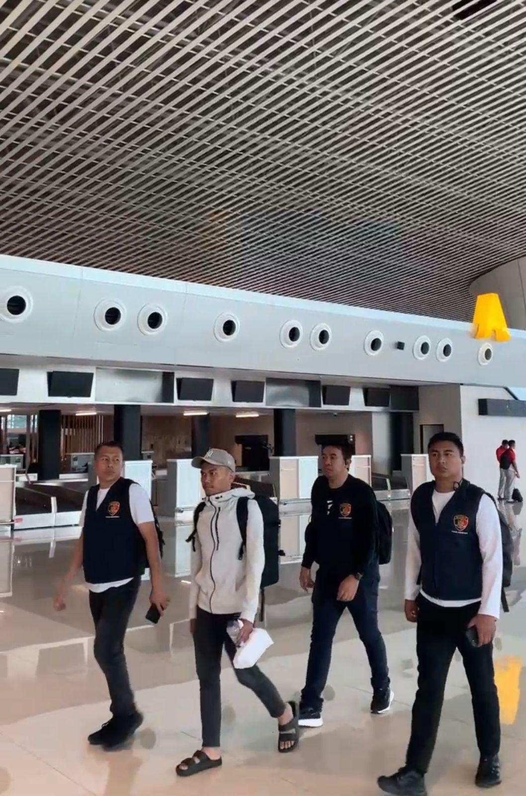 1 Orang Lagi Tersangka Korupsi Pemeliharaan Jalan Nani Wartabone diamankan Penyidik di Makasar